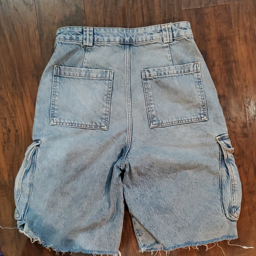 Zara Denim Cargo Shorts with Frayed Hem - Picture 6 of 6